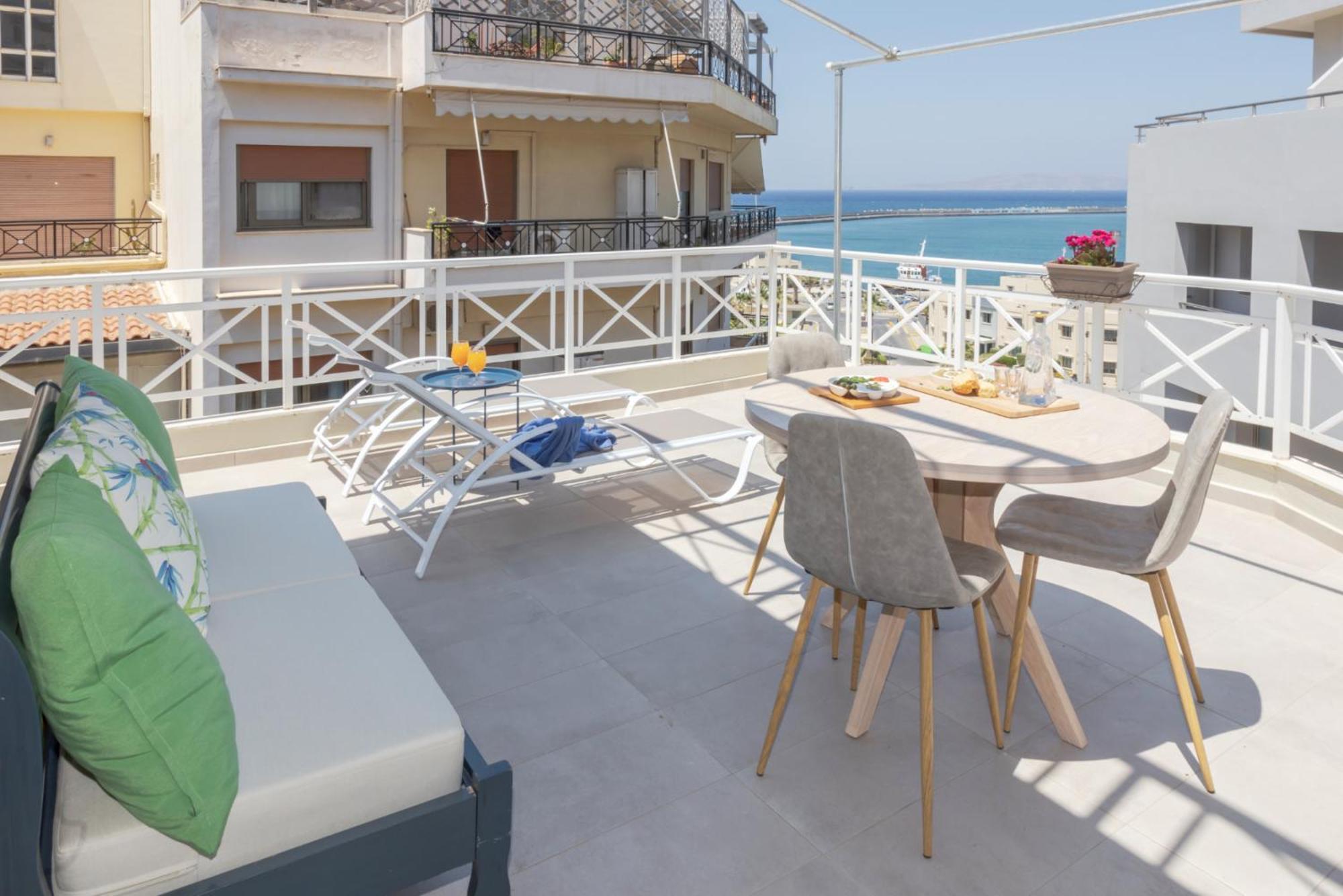 Chic, Downtown, Penthouse W Sundeck And Seaview Apartment Heraklion Exterior foto